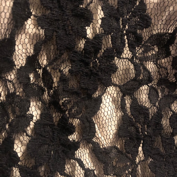 Laced front sleeveless shirt. - Picture 2 of 2